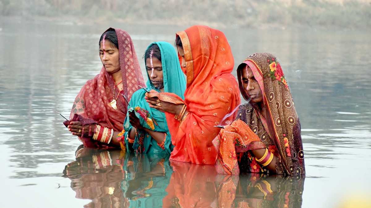 Chhath puja holiday in uttar pradesh 2025